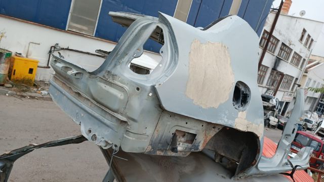 RENAULT CLİO 2 SEDAN SAG ARKA KESMA ÇAMURLUK RENAULT CLİO ÇİKMA PARÇA
