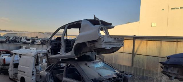 RENAULT CLİO 2 SEDAN SOL ARKA KESME ŞANZIMAN