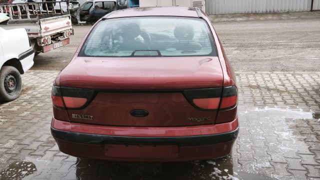 renault megane 1 arka bagaj kapagı
