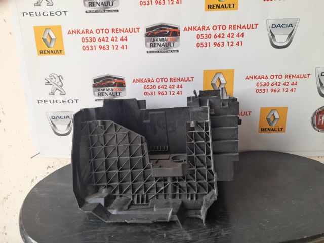 RENAULT MEGANE 4 AKÜ KUTUSU RENAULT MEGANE 4 ÇİKMA YEDEK PARÇALARI